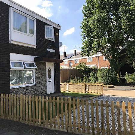 4 Bed House Next To Basildon Town Centre Villa Buitenkant foto