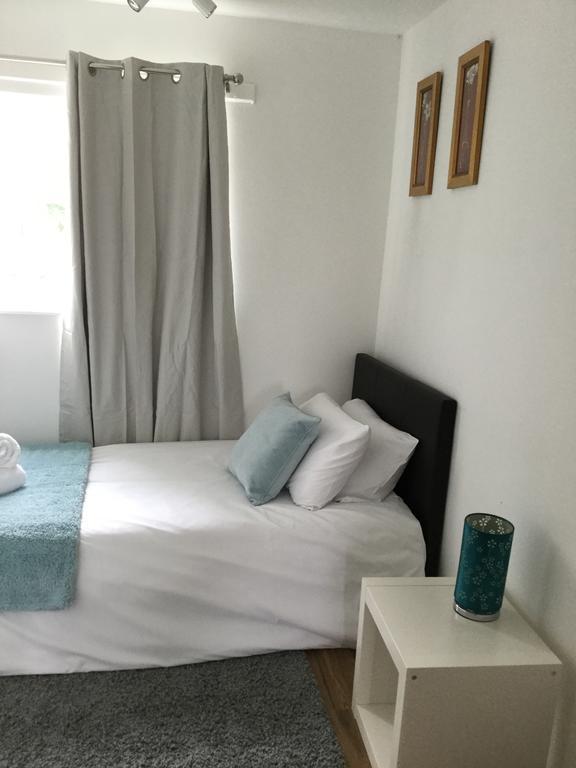 4 Bed House Next To Basildon Town Centre Villa Buitenkant foto