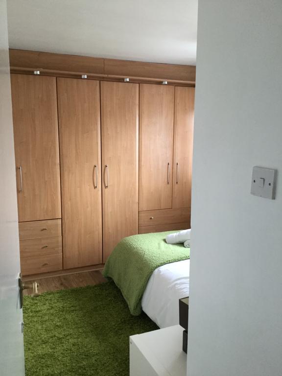 4 Bed House Next To Basildon Town Centre Villa Buitenkant foto