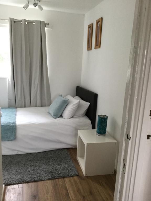 4 Bed House Next To Basildon Town Centre Villa Buitenkant foto