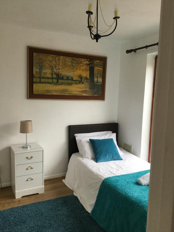 4 Bed House Next To Basildon Town Centre Villa Buitenkant foto