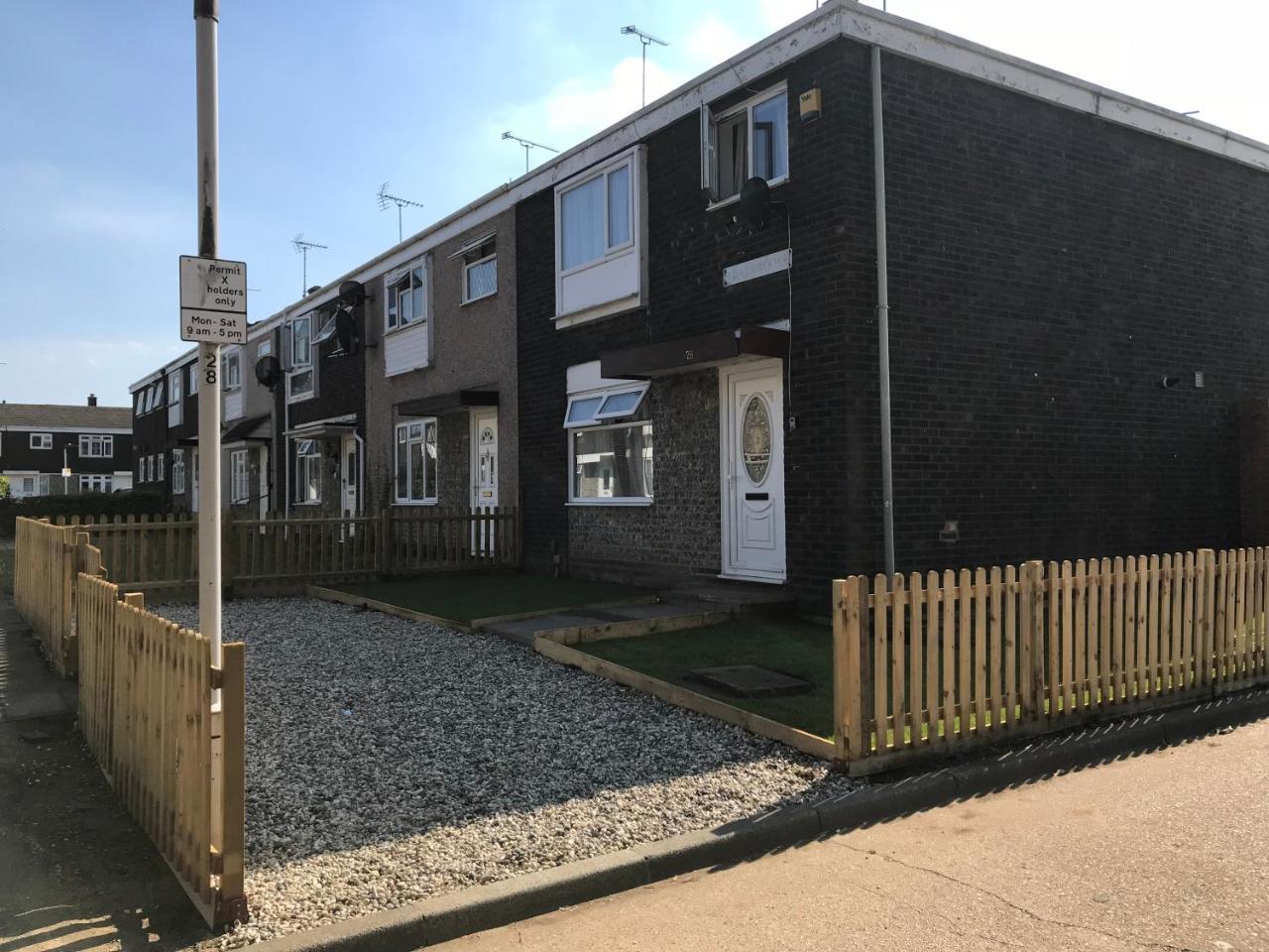 4 Bed House Next To Basildon Town Centre Villa Buitenkant foto